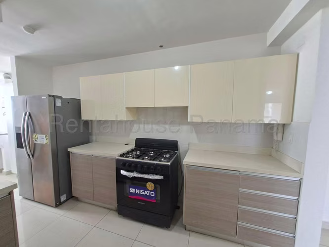 Se Alquila Apartamento en Avenida Balboa LA26-8893