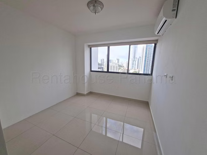 Se Alquila Apartamento en Avenida Balboa MDV26-8893