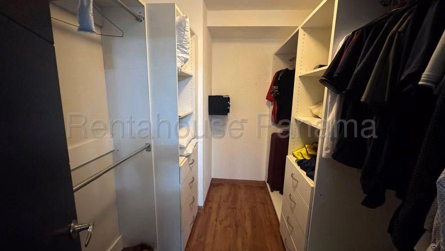Se Vende Apartamento en Avenida Balboa MDV26-8280
