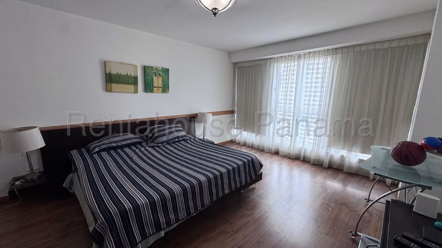 Se Vende Apartamento en Avenida Balboa MDV26-8280