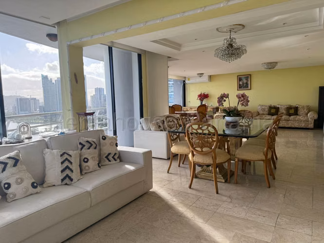 Apartment for sale on Avenida Balboa MDV26-6158