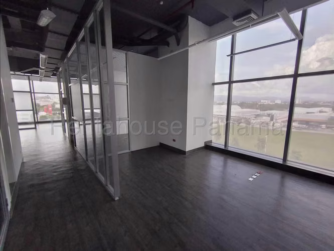 VENTA DE OFICINA EN SANTA MARIA ESM