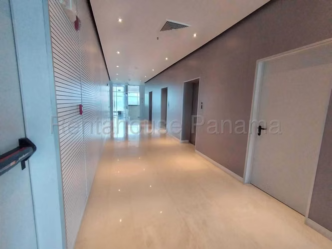 VENTA DE OFICINA EN SANTA MARIA ESM