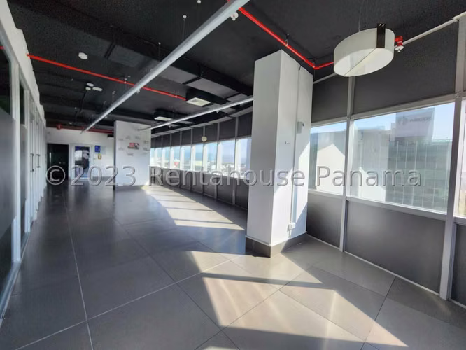 VENTA DE OFICINA EN SANTA MARIA ESM