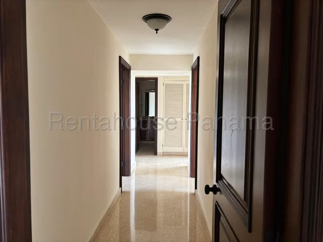 Alquiler de Apartamento en Altos del Golf Ph Cerro Bonito KC