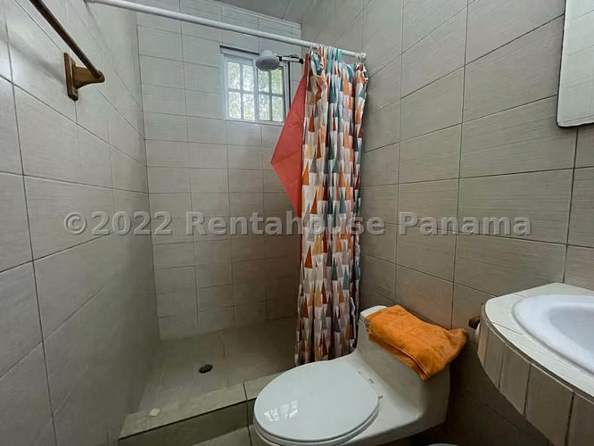 Vendo Casa en Cerro Azul OF 26-2101