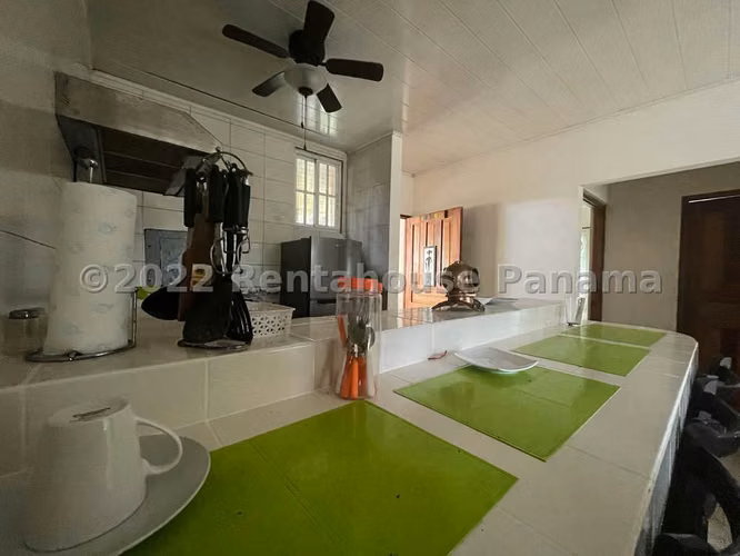 Vendo Casa en Cerro Azul OF 26-2101