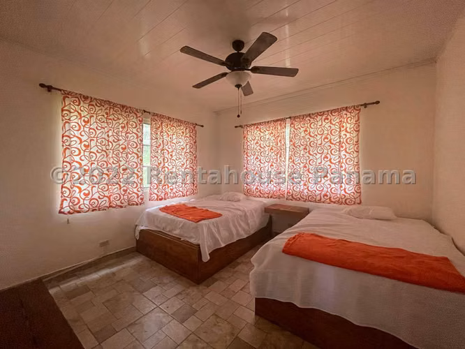 Vendo Casa en Cerro Azul OF 26-2101