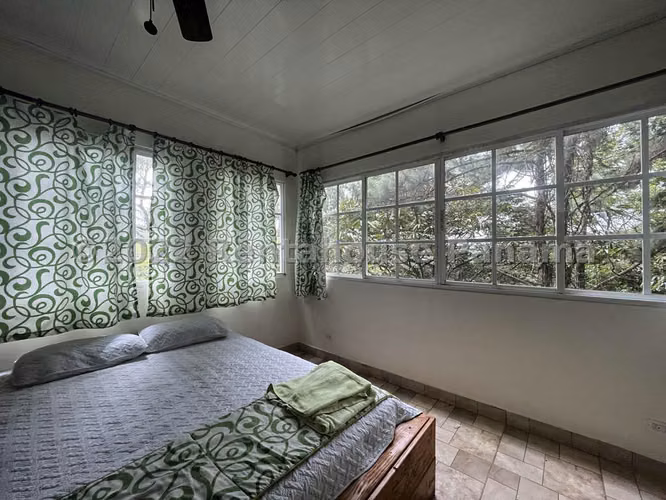 Vendo Casa en Cerro Azul OF 26-2101