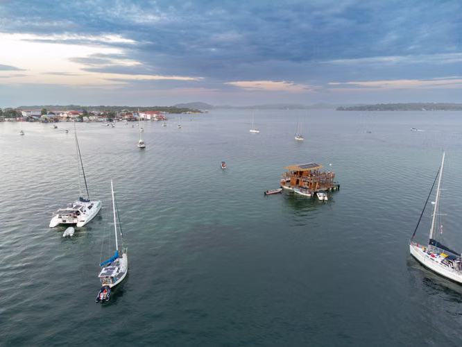 VENTA VILLA CON ISLA PRIVADA BOCAS DEL TORO