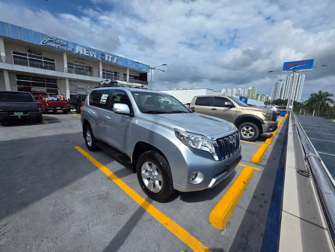 Se vende LAND CRUISER PRADO TXL 2017