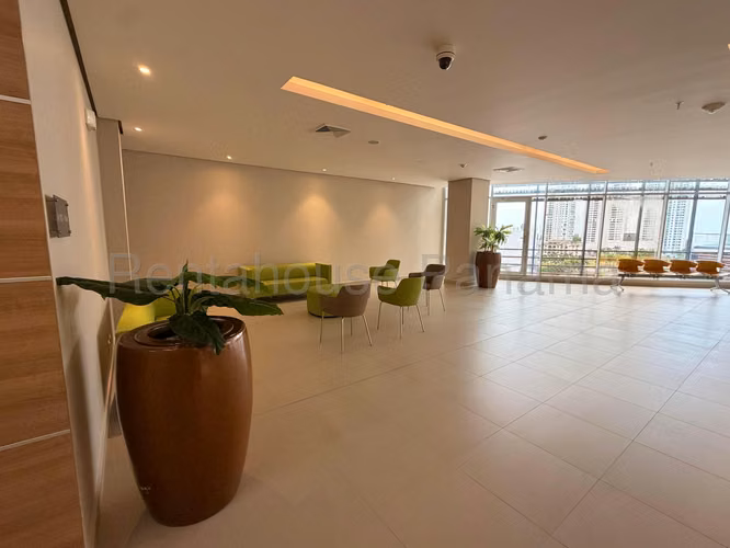 Venta de Consultorio en Costa del Este Town Center NS