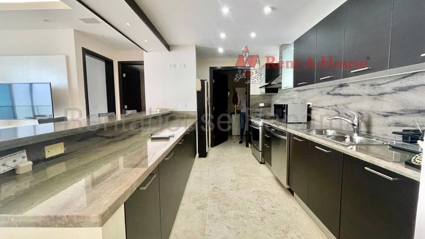 Se vende amplio apartamento de 163 mts con vista al mar en Punta Pacífica - Imagen 13