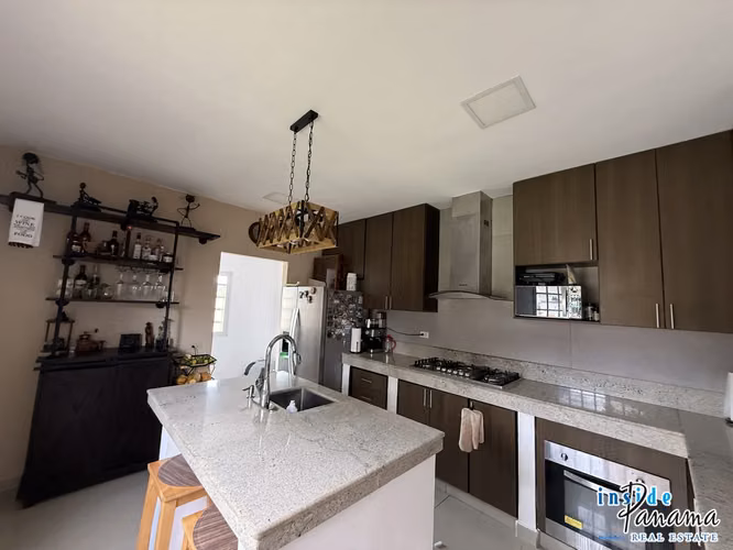 Hermosa Casa de 3 Recámaras en Dolega Panamá - Imagen 6