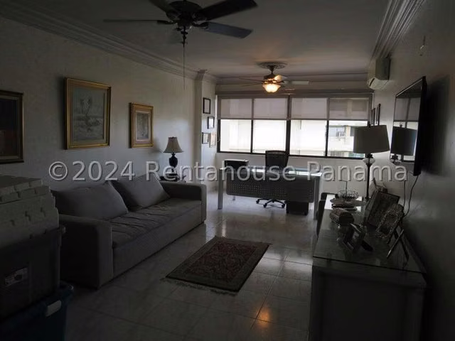 Apartamento amoblado en venta PH Elite La Cresta ELP 26-5244
