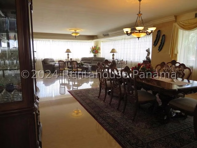 Apartamento amoblado en venta PH Elite La Cresta ELP 26-5244