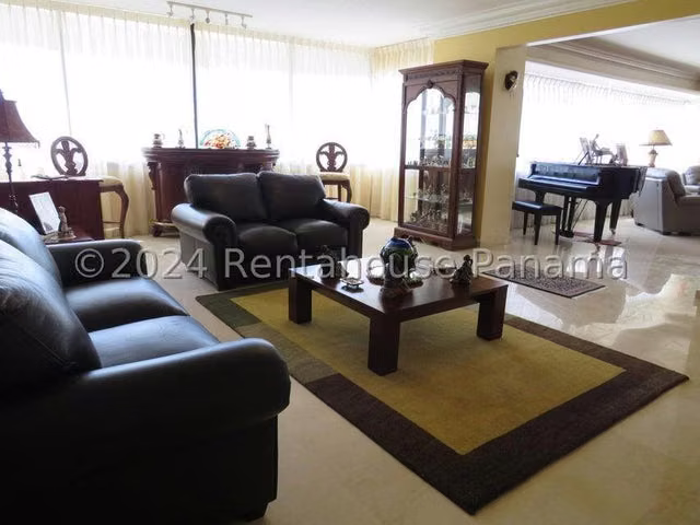 Apartamento amoblado en venta PH Elite La Cresta ELP 26-5244