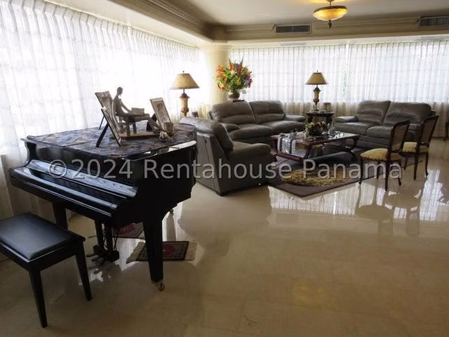 Apartamento amoblado en venta PH Elite La Cresta ELP 26-5244