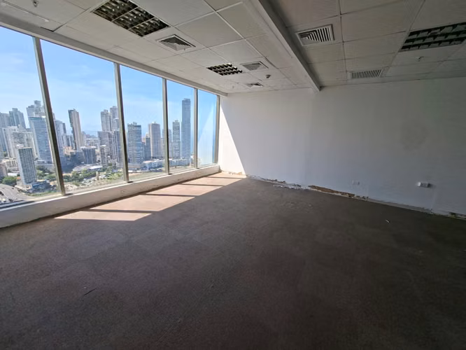Venta de oficina corporativa con vistas a la ciudad - Avenida Balboa -557 m2