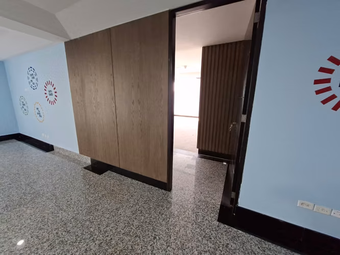 Venta de oficina corporativa con vistas a la ciudad - Avenida Balboa -557 m2