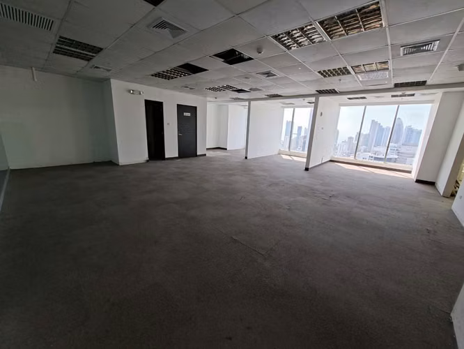 Venta de oficina corporativa con vistas a la ciudad - Avenida Balboa -557 m2