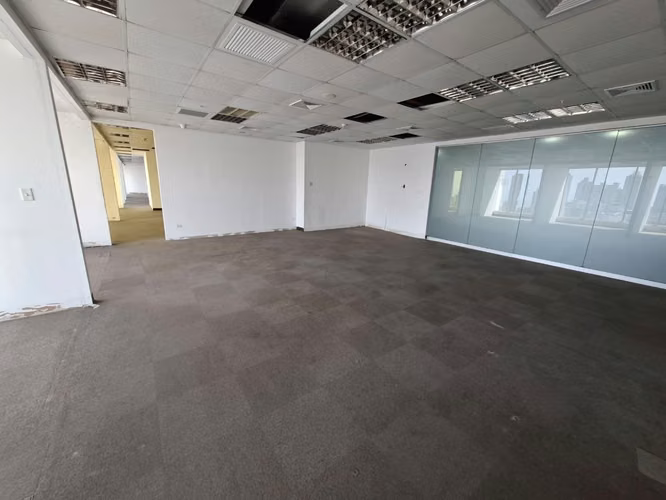 Venta de oficina corporativa con vistas a la ciudad - Avenida Balboa -557 m2