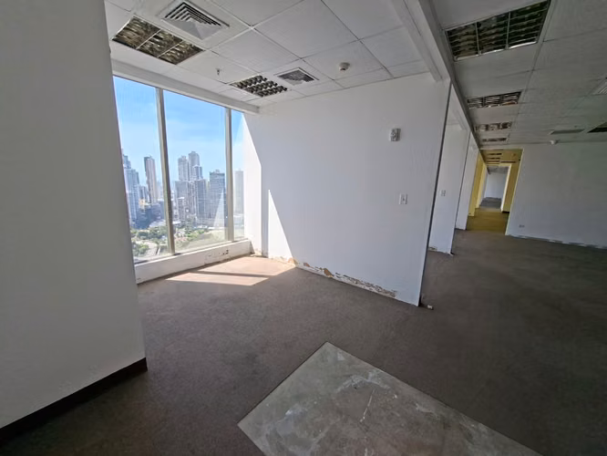Venta de oficina corporativa con vistas a la ciudad - Avenida Balboa -557 m2