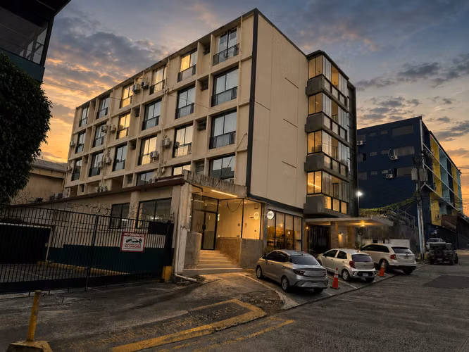 ¡SE VENDE EDIFICIO EN CALIDONIA, PH NOVOLUX!
