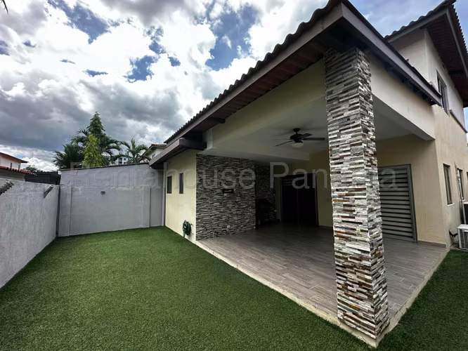 House for Sale in Woodlands Panama Pacifico 25YCG8846