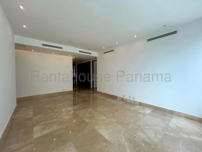 Se Vende Apartamento en Costa del Este LA26-2042