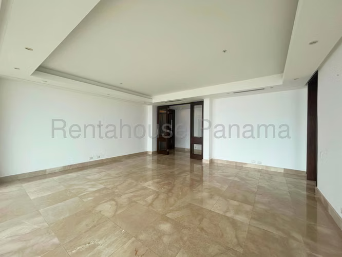 Se Vende Apartamento en Costa del Este LA26-2042
