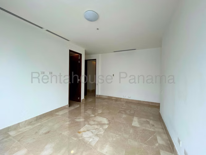 Se Vende Apartamento en Costa del Este LA26-2042
