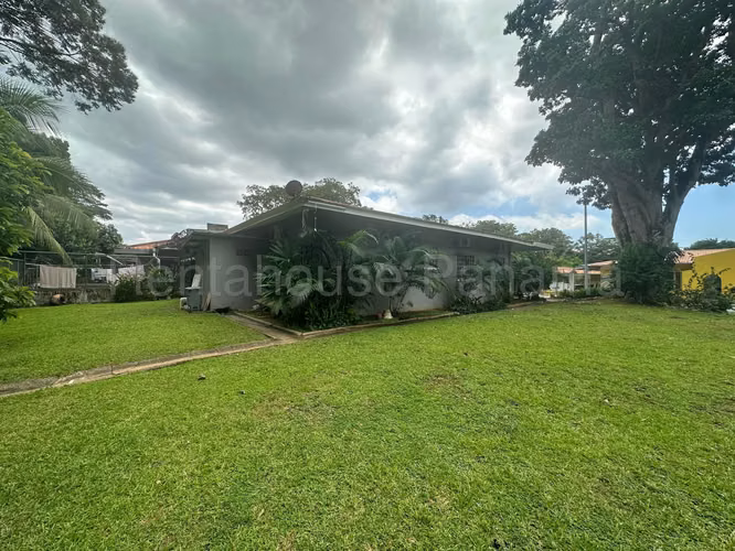 Se Vende Casa en Albrook LA26-8918