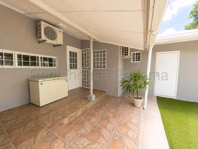 Se Vende Casa en Albrook LA26-8918