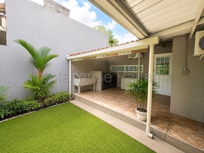 Se Vende Casa en Albrook LA26-8918