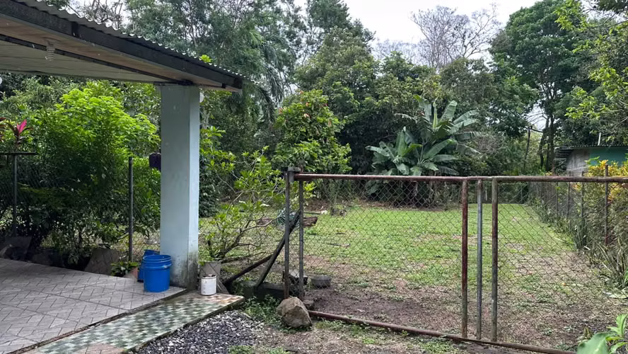 Se vende casa con amplio terreno en Boquerón - Imagen 7