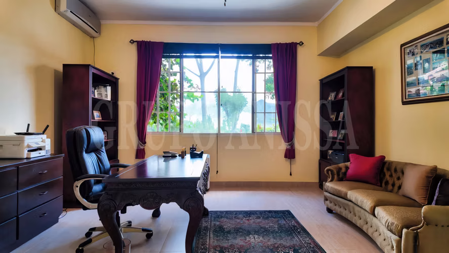 OPORTUNIDAD!!!  Se vende amplia casa con Piscina en Altos del Maria