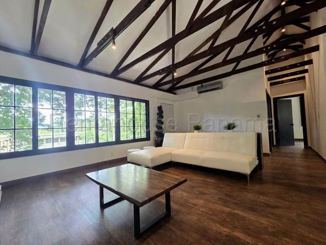 Casa Parcialmente Amoblada en Venta Balboa, CIG263867