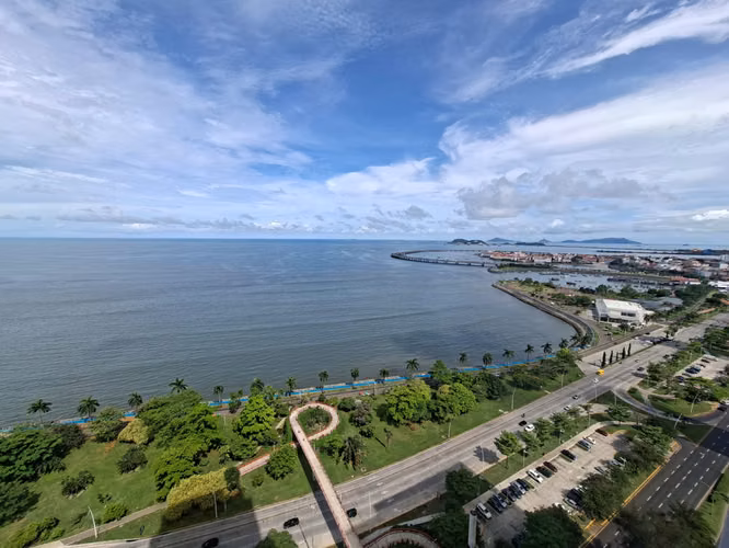 Venta de Apartamento con vista panorámica a la Bahía de Panamá -Avenida Balboa