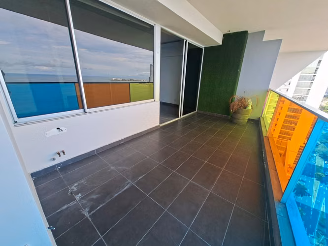 Venta de Apartamento con vista panorámica a la Bahía de Panamá -Avenida Balboa