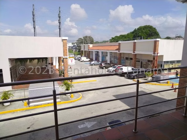 Vendo local en Brisas del Golf LF Solo Cliente Directo