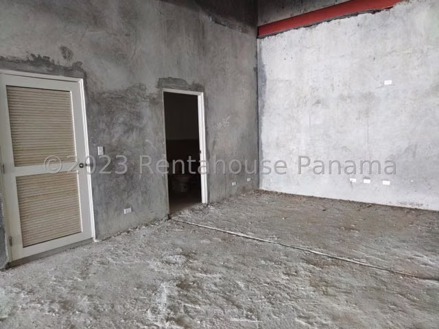 Vendo local en Brisas del Golf LF Solo Cliente Directo