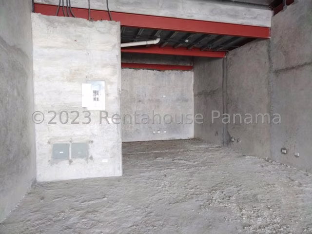 Vendo local en Brisas del Golf LF Solo Cliente Directo