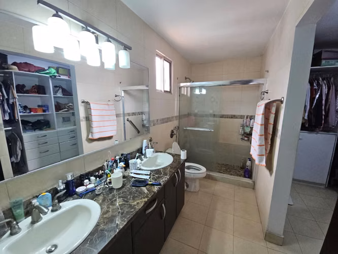 SE VENDE CASA EN PASEO DORADO - Imagen 17