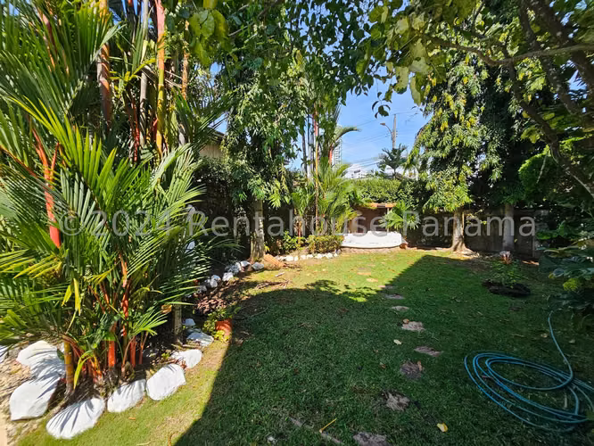 VENTA DE CASA ALTOS DEL GOLF GM