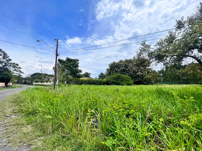 Venta de hermoso terreno en Coronado en Paseo Las Quintas