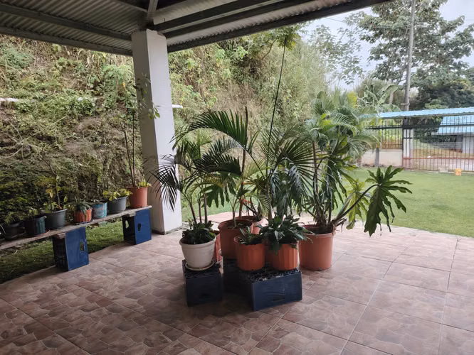 VENDO CASA EN PRADERAS SAN LORENZO