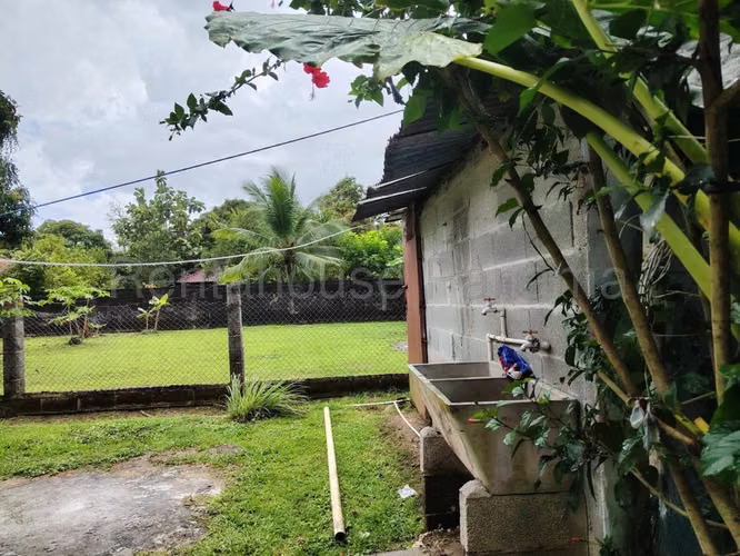 VENTA TERRENO CON CASAS PARA COMERCIO CAPIRA