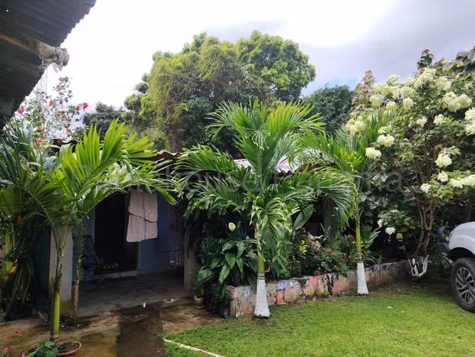 VENTA TERRENO CON CASAS PARA COMERCIO CAPIRA