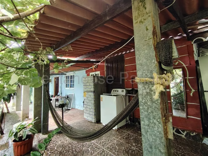 VENTA TERRENO CON CASAS PARA COMERCIO CAPIRA